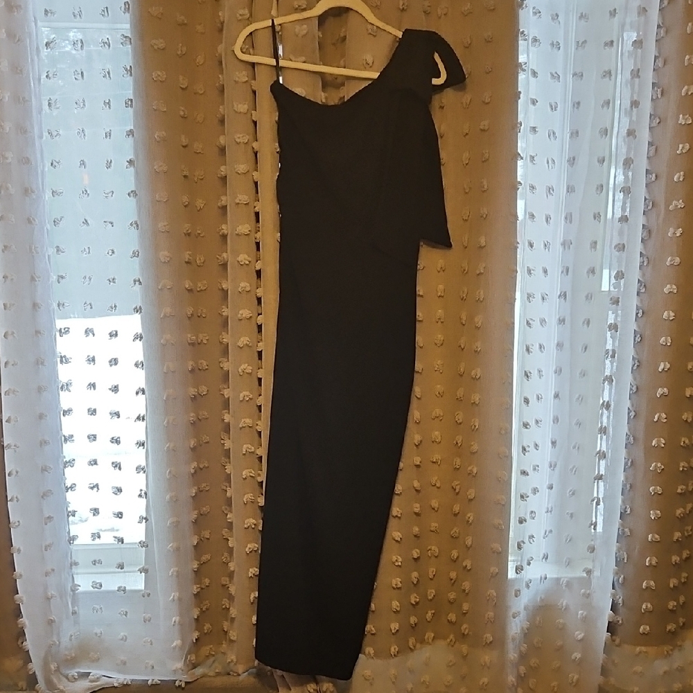 Elegant Black One-Shoulder Dress
